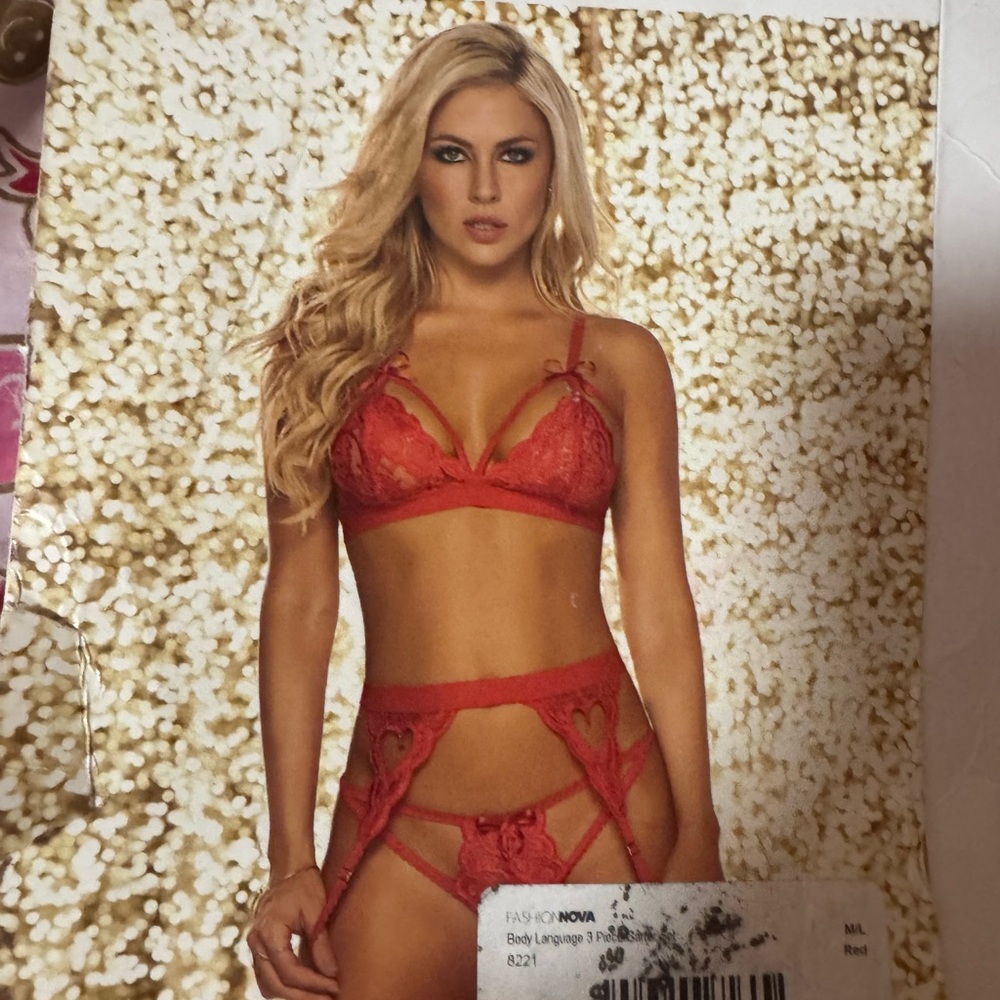 Fashion Nova Scarlet Lace Bra Set